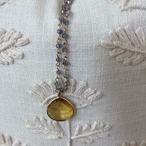 Elegant Gold Pendant Necklace